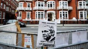 WikiLeaks - Assange - Gran Bretagna : "Minaccia raid contro ambasciata"