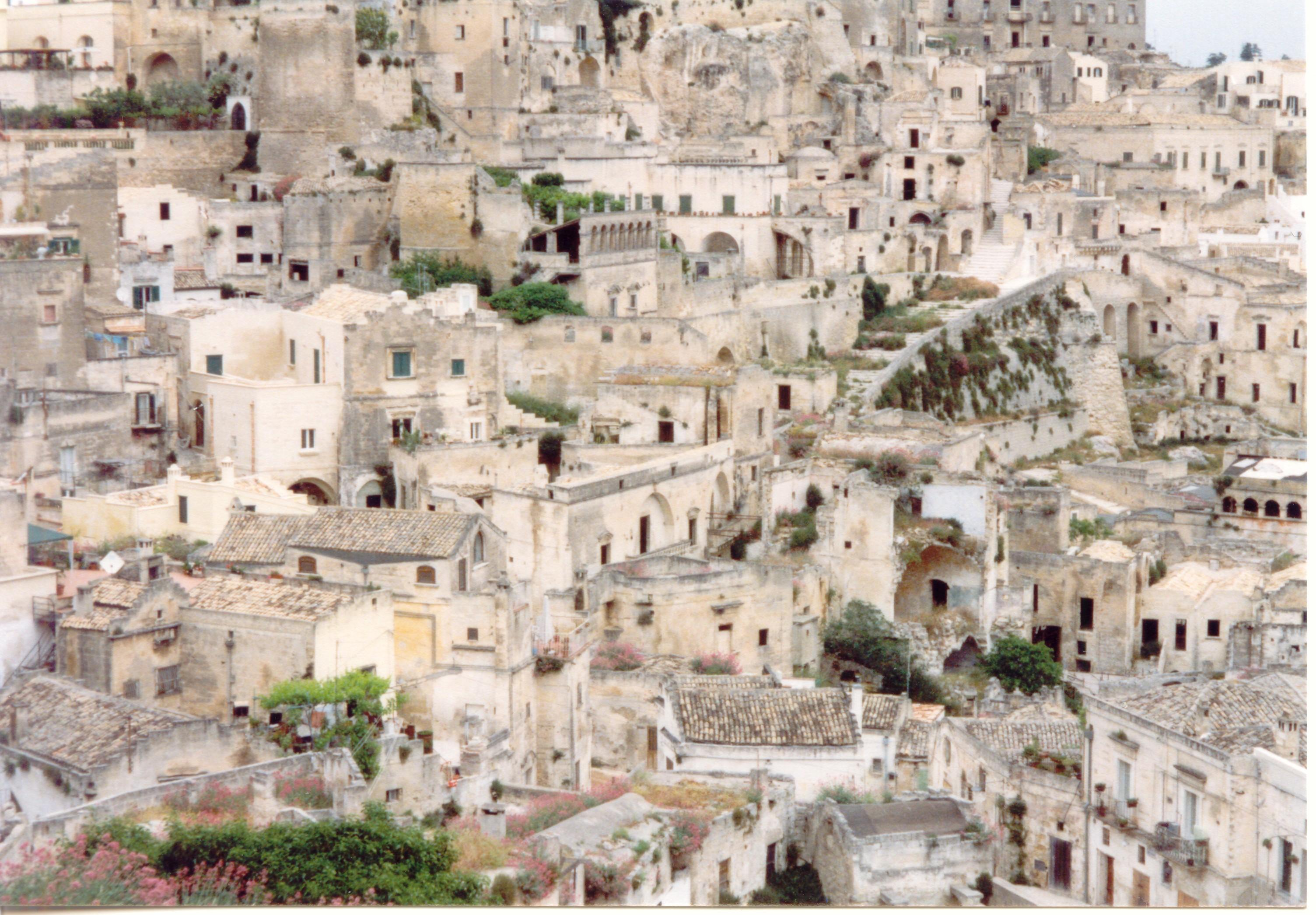 Matera_Sassi-wikipedia-commons