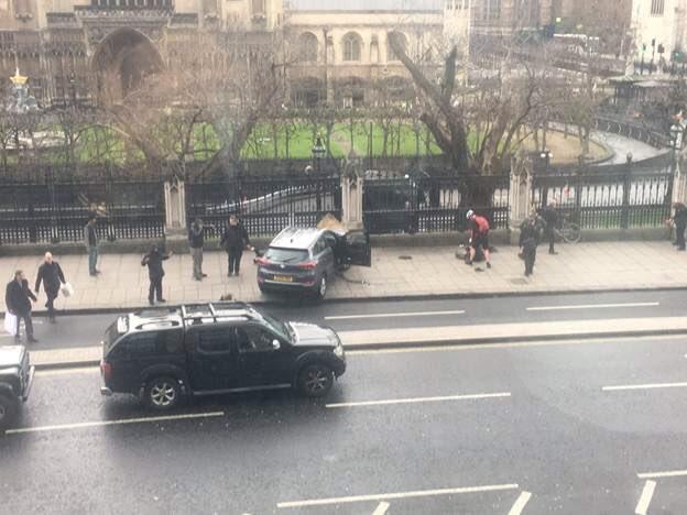 Attacco al Parlamento di Londra, due morti e diversi feriti