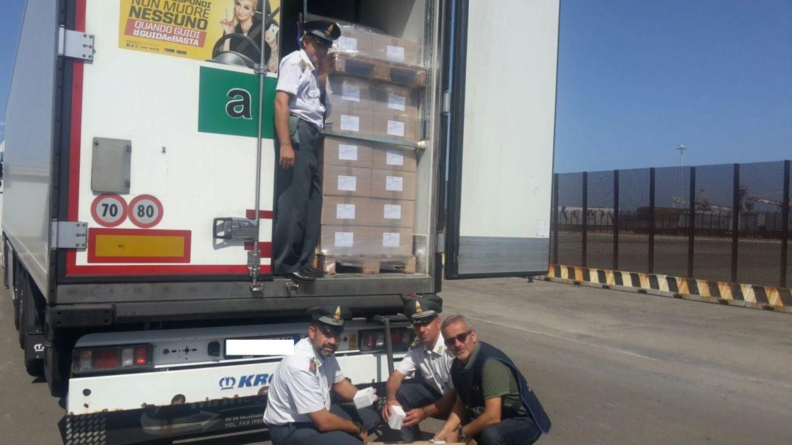 Parafarmaci con falso marchio "Made in Italy": maxisequestro al porto di Brindisi