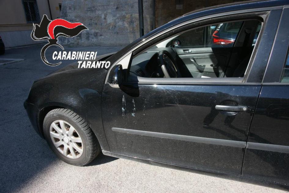 Taranto - Fugge all’alt e sperona una pattuglia di carabinieri