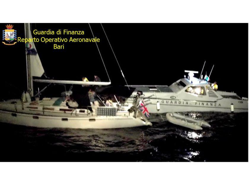 Intercettati due velieri con migranti nel Canale d’Otranto. In manette due scafisti - IL VIDEO