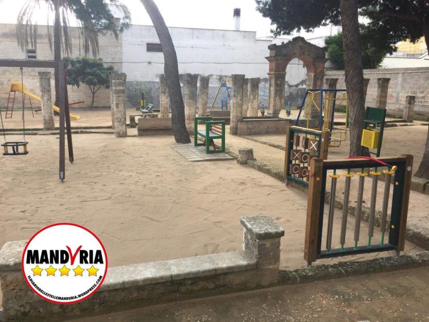 Soddisfazione degli attivisti M5S, Manduria ha il suo parco giochi per i bambini con disabilità