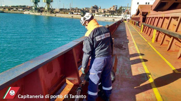 Bloccata nave mercantile nel porto di Taranto - In azione il Nucleo “Port State Control” della Capitaneria di Porto nei confronti di una nave battente bandiera panamense