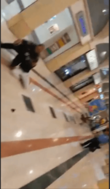 Rapina in gioielleria all'Auchan di TARANTO. Arrestati due rapinatori tra cui un minorenne