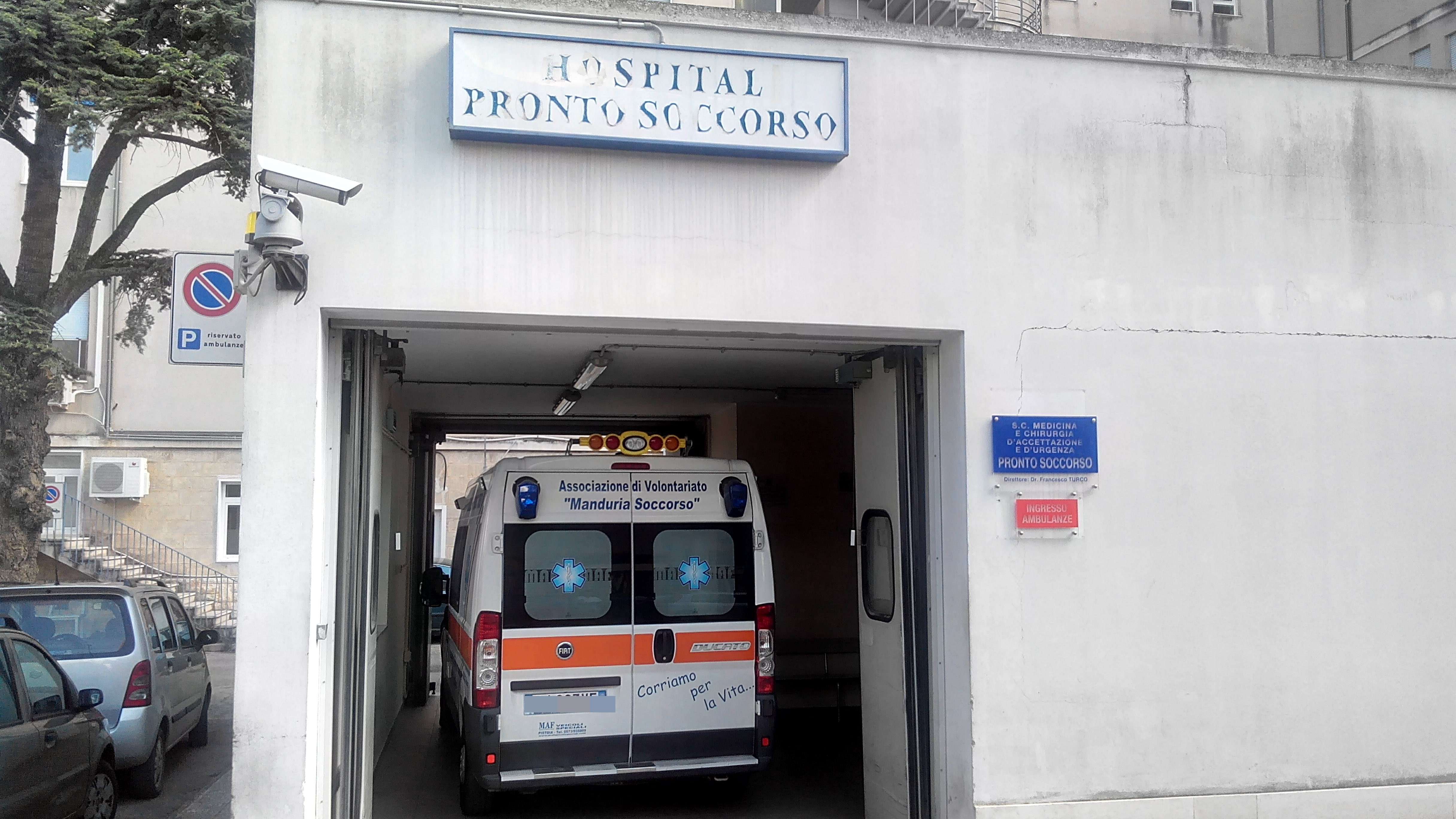 Giovane in preda a forte agitazione aggredisce poliziotto al Pronto Soccorso dell’ospedale “M.Giannuzzi” di Manduria