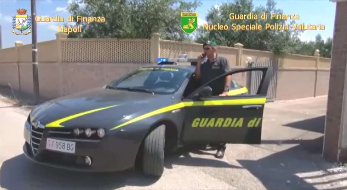 Scoperta negli uliveti di Maruggio zecca clandestina di euro falsi. Arrestati tre campani | IL VIDEO, LE FOTO