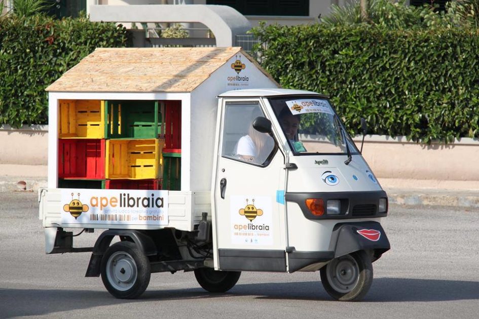 Campomarino di Maruggio. L’ Ape Libraia: la Voglia di Leggere non va in Vacanza!