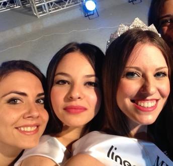 Accedono a Miss Puglia, da destra Marilisa Cassano, Claudia Lenti e Santina Moccia