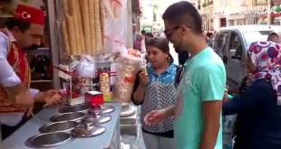 Il mago dei gelati: incredibili giochi di prestigio di un gelataio turco