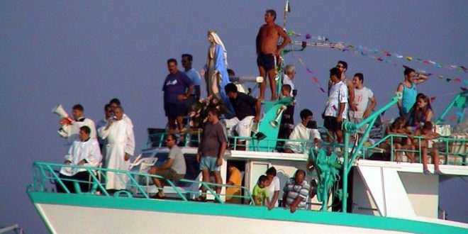 Torre Colimena e la splendida processione in mare di ferragosto