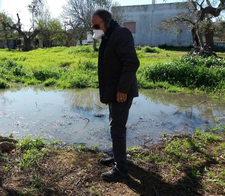 Maruggio, liquami maleodoranti di fogna nera in via Risorgimento. L’esposto del giornalista-ambientalista Mimmo Carrieri