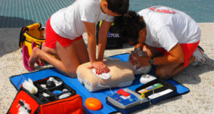 La Pro Loco Maruggio si dota di un defibrillatore, formati due volontari all'uso
