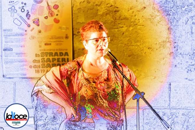 Lucia Minutello interpreta “La zoccola” ed oltrepassa 2 milioni di visualizzazioni. Il video 1 Lucia Minutello interpreta “La zoccola” ed oltrepassa 2 milioni di visualizzazioni. Il video