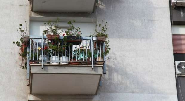 TARANTO - Ancora estremamente critica la situazione clinica della bimba lanciata da balcone
