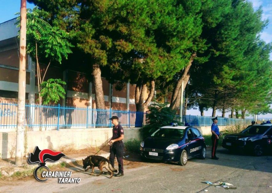 Taranto – Operazione “Scuole Sicure”: I carabinieri presidiano gli Istituti scolastici