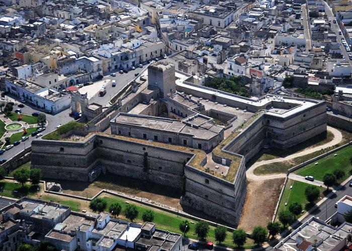 Fortezze e Castelli di Puglia: Il Castello di Copertino