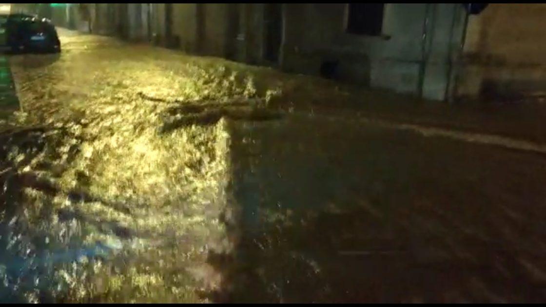 Maruggio: abbondante pioggia e forte vento. In piena "canale cupo" - I VIDEO