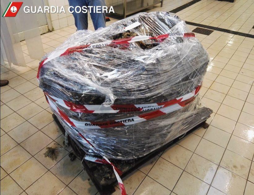 Taranto, sicurezza alimentare: Guardia Costiera sequestra 4 quintali di mitili