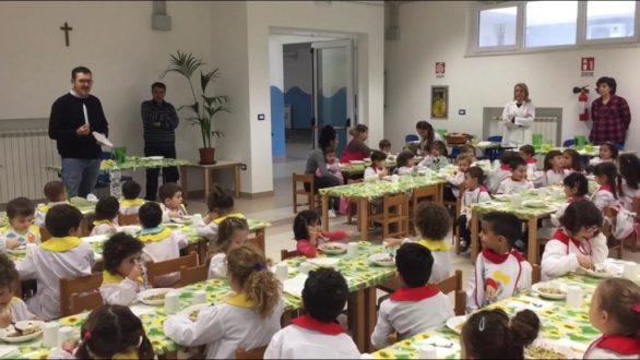 Maruggio, mensa scolastica: addio alla plastica. Il sindaco Longo ha presentato il nuovo progetto “Scuola Plastic Free”
