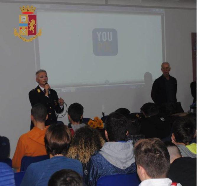 “Educazione alla legalità”: la Polizia di Stato incontra gli alunni dell’Istituto “Righi” di Taranto