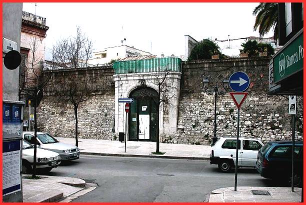 Fortezze e Castelli di Puglia: Il diruto Castello Normanno – Svevo di Andria