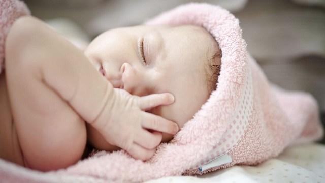 Secondo l'Unicef, oggi nasceranno 395 mila bambini