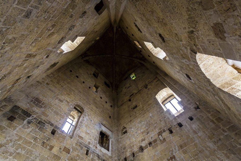 Fortezze e Castelli di Puglia: La Torre Federiciana di Leverano