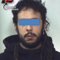 Arrestato ventisettenne ad Avetrana. Coltivava marijuana nel bagno di casa