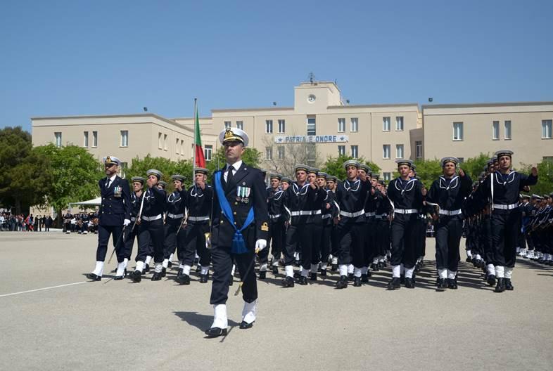 Taranto, giurano fedeltà alla Repubblica Italiana 286 Volontari della Marina Militare