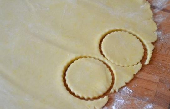 Le ricette di Anna - Dolcetti tradizionali pugliesi evergreen: Li Scarceddi con marmellata