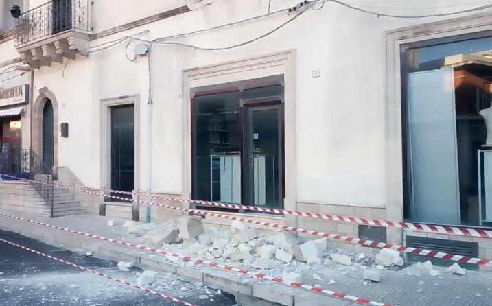 Tragedia evitata a Sava: crolla balcone