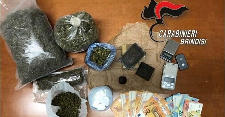 Market della droga in un'abitazione a Manduria, arrestata 41enne del luogo