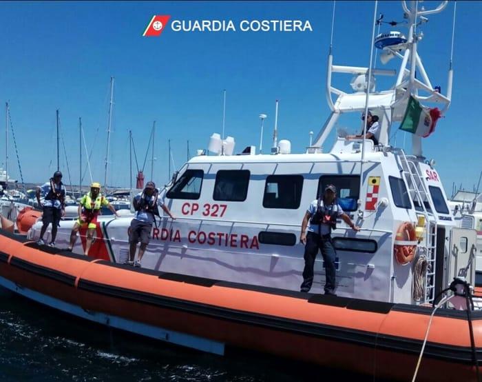 Diportista in panne nelle acque di Porto Cesareo. Soccorso dalla Guardia Costiera
