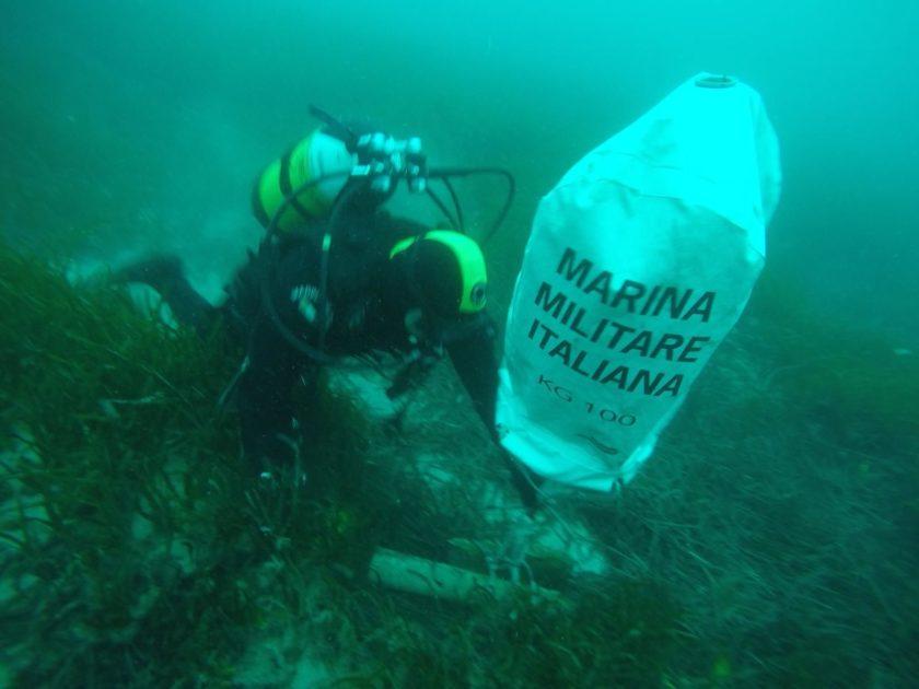 Bombe in mare, non spostare allertare la Capitaneria