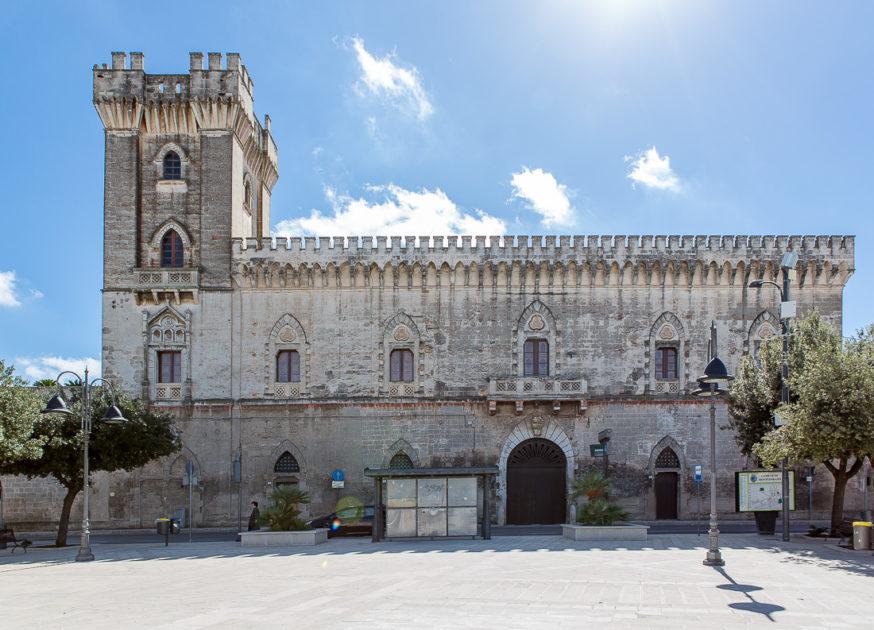 Fortezze e Castelli di Puglia: Il Castello d’Ayala Valva di Monteparano