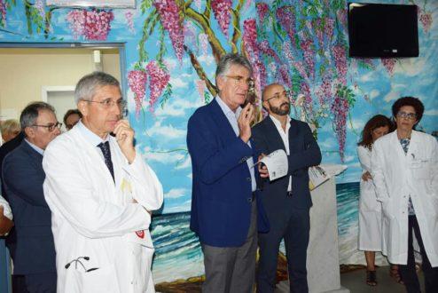 Colori per un ospedale che accoglie, inaugurata una stanza nel reparto di Oncologia al Moscati