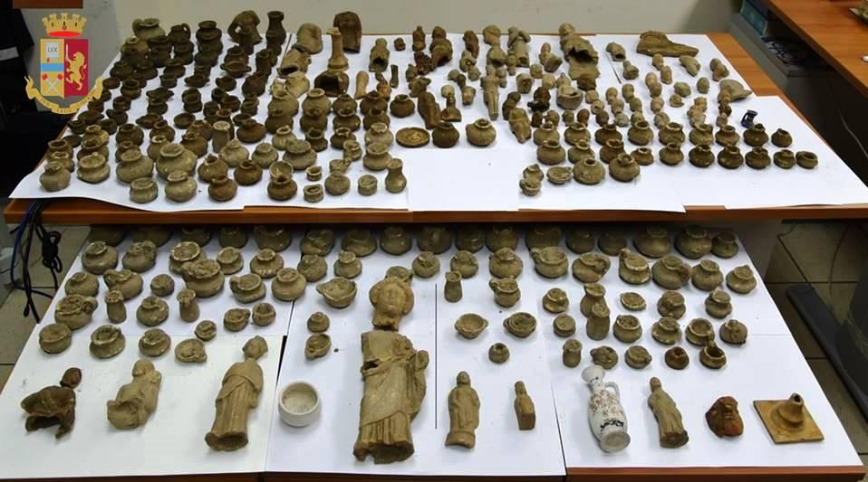 Reperti archeologici di età ellenistica recuperati dalla Polizia di Stato