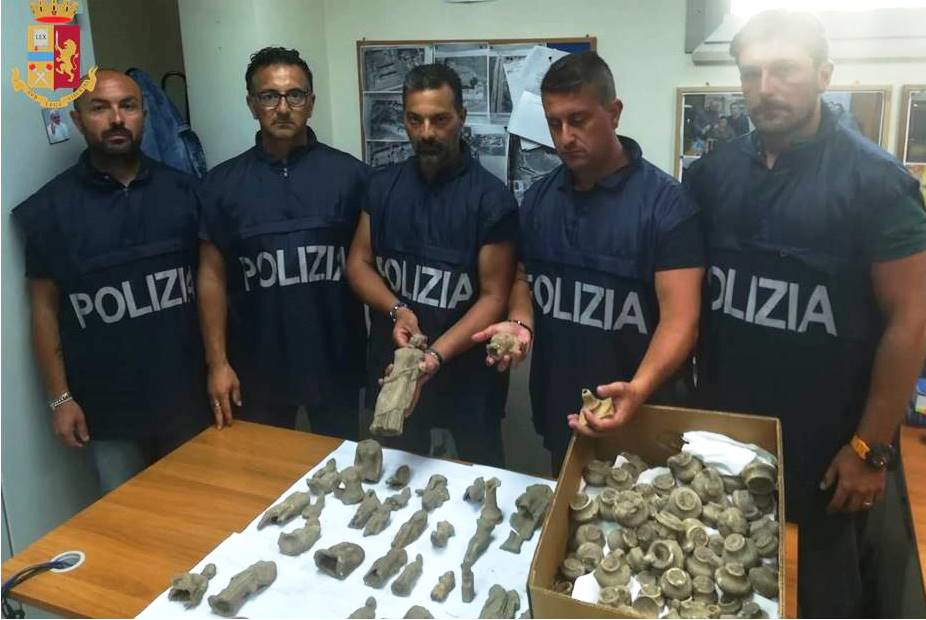 Reperti archeologici di età ellenistica recuperati dalla Polizia di Stato