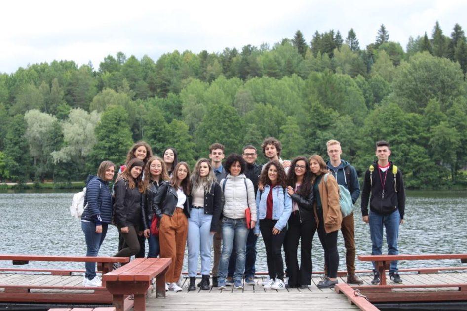 Il Liceo "De Sanctis - Galilei" di Manduria viaggia verso la Circular Economy.  15 studenti e studentesse in mobilità transnazionale in Finlandia