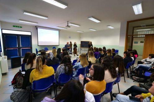 WIM- Women in Motion: un progetto contro gli stereotipi di genere. Gruppo FS Italiane incontra le studentesse dell'I.I.S.S. Del Prete-Falcone di Sava