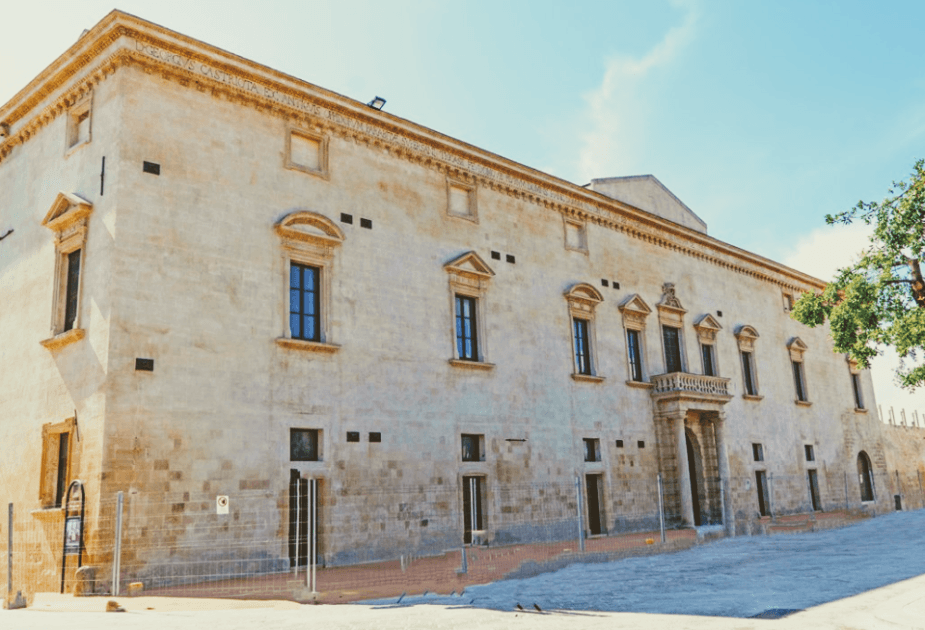 Fortezze e Castelli di Puglia: Il Palazzo Marchesale Castriota Scanderbeg di Melpignano