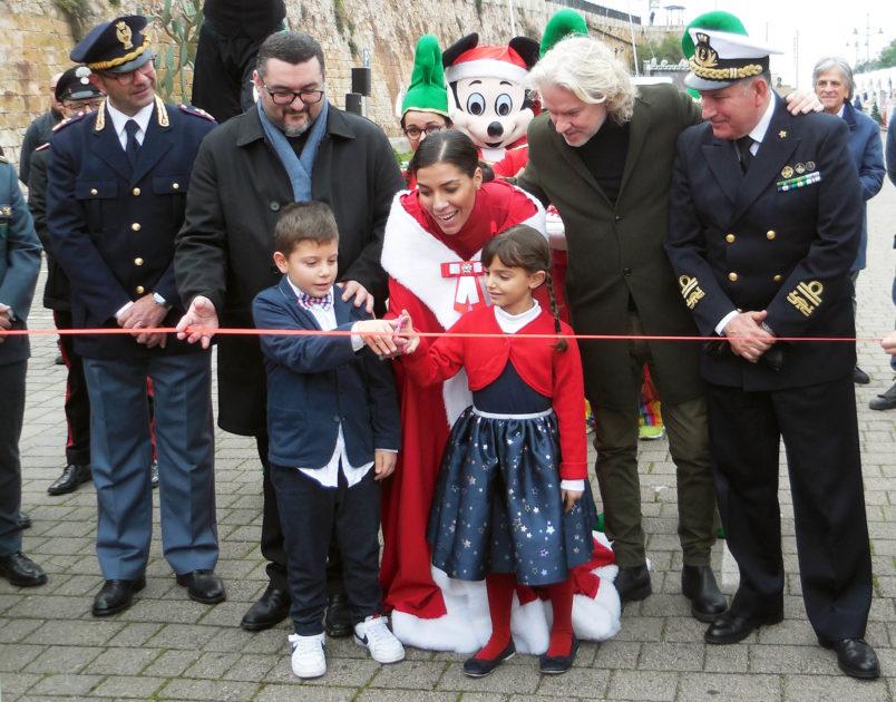 Inaugurata al Molo Sant’Eligio di Taranto la sesta edizione de “Il Villaggio di Babbo Natale… sul Mare”