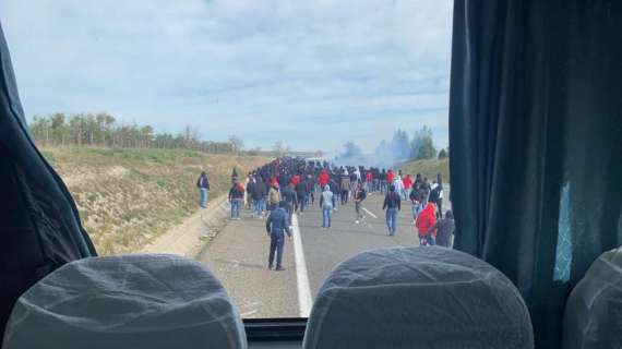 Imboscata in autostrada della tifoseria barese ai tifosi del Lecce