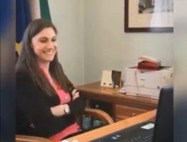 Anna Ascani, Vice Ministro del MIUR, in diretta in una video lezione di storia del Liceo De Sanctis Galilei di Manduria