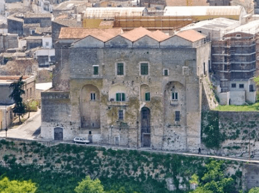 Fortezze e Castelli di Puglia: Il Castello e la Torre di Minervino Murge