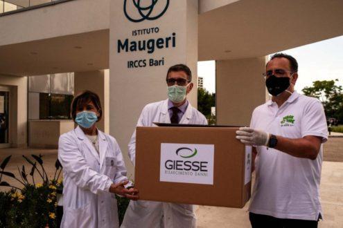 3.000 chilometri su e giù per l’Italia per portare in dono 50.000 mascherine ad associazioni che aiutano persone con disabilità
