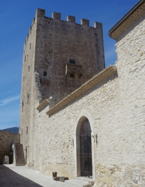 Fortezze e Castelli di Puglia: Il Palazzo Ducale e la Torre Normanna di Pietramontecorvino