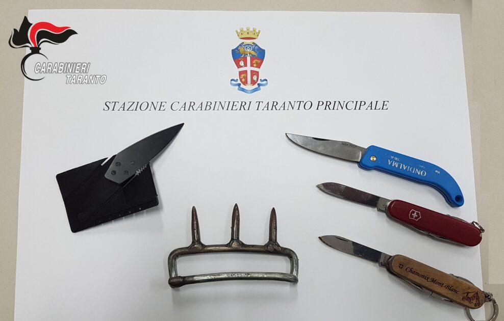 Taranto: Tentano di entrare in Tribunale con coltelli e tirapugni. 5 persone denunciate dai carabinieri.