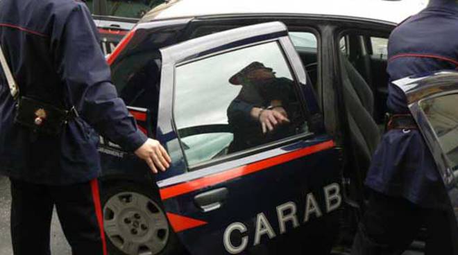 Sava. Cerca di aggredire i carabinieri. Tratto in arresto per resistenza a Pubblico Ufficiale
